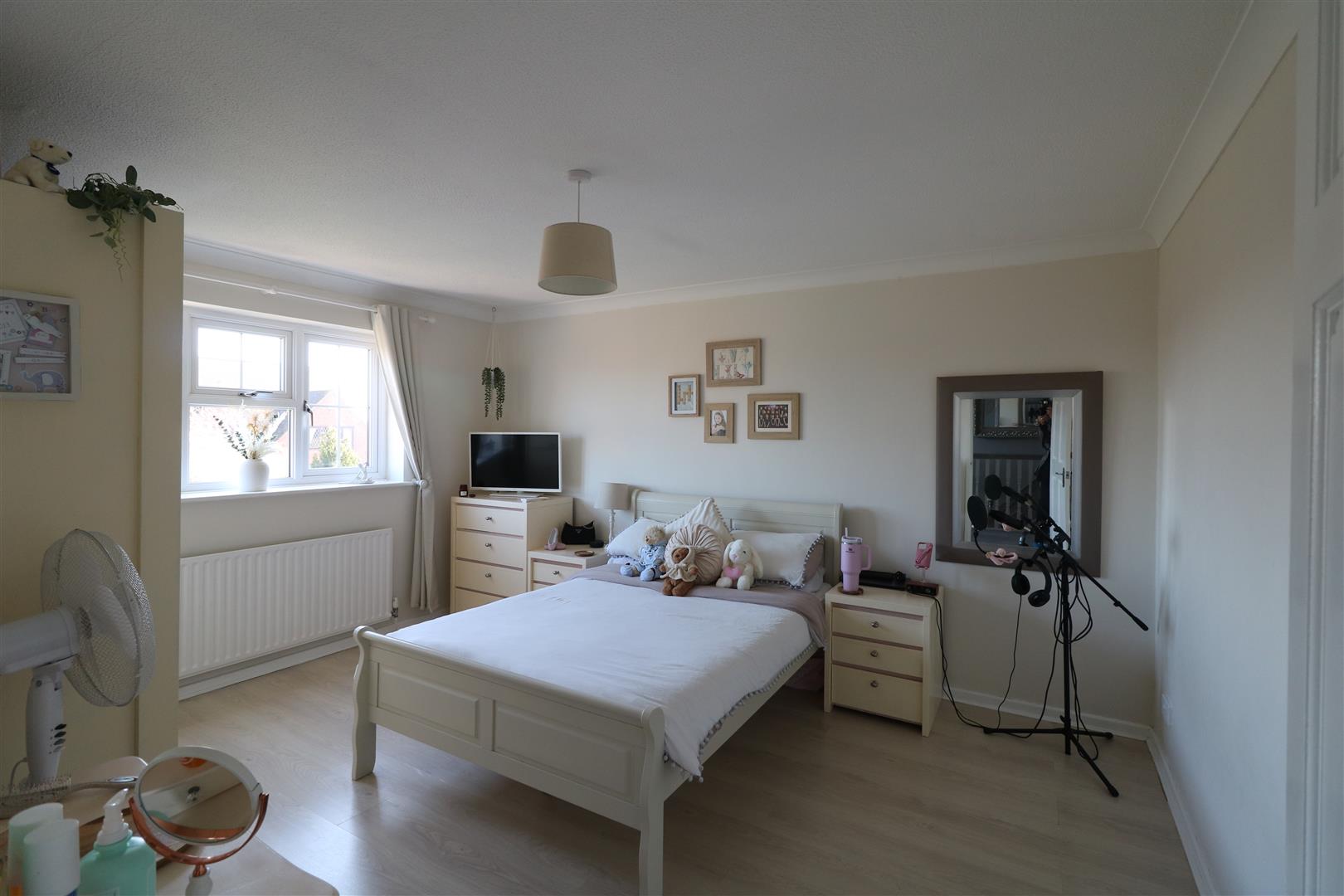 Sandy Hill, Werrington, Stoke-On-Trent